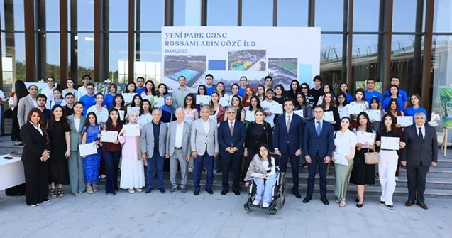 Yeni parkda gənc rəssamların sərgisi keçirildi Fotolar