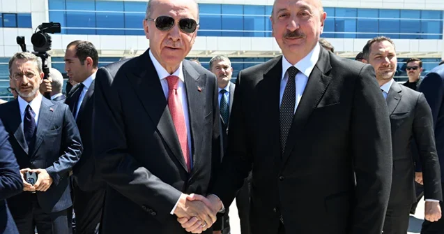 Ərdoğan Əliyevi qarşıladı Fotolar