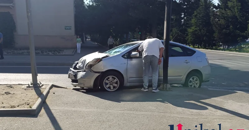 Bakıda qəza Sürücü xəsarət aldı