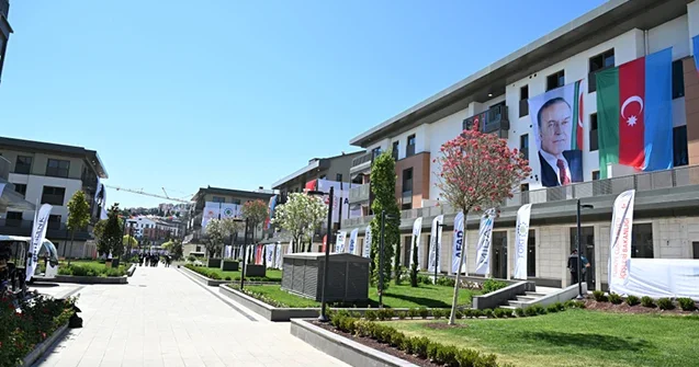 Bu da bizim məhəllə... Fotolar