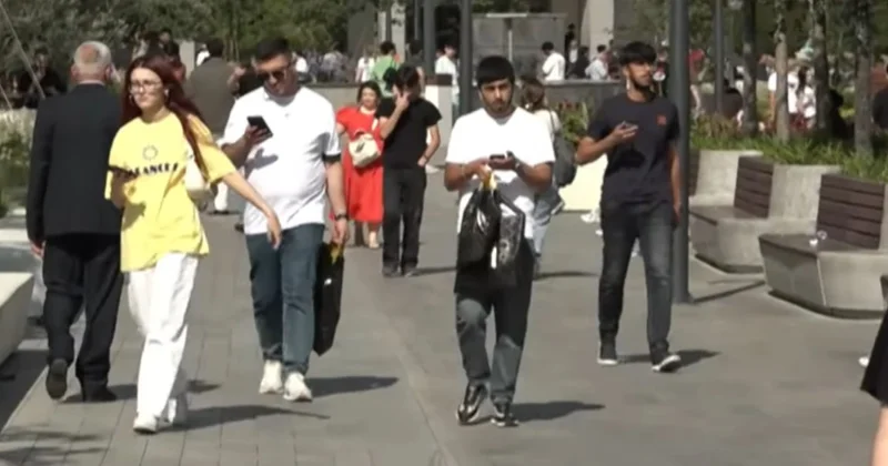 Bakı sakinlərindən mağaza adları ilə bağlı tənqid: Hamı xarici dil bilməlidir?
