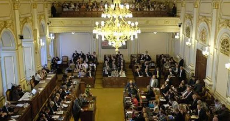 Çexiya hökuməti yeni etimadsızlıq səsverməsindən də uğurla çıxıb