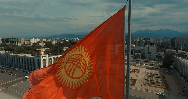 Qırğızıstanda Qırğızıstan adından istifadə etməməyi təklif edirlər