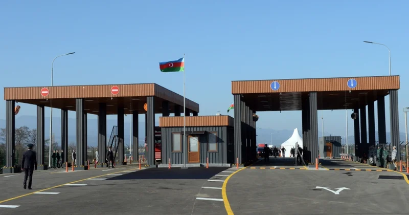 Россия призвала граждан эвакуироваться через Азербайджан
