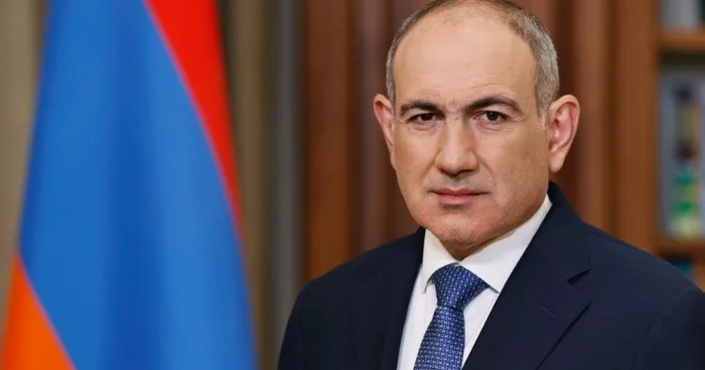 Грапарак: Пашинян летит в Турцию подписывать мирное соглашение с Азербайджаном