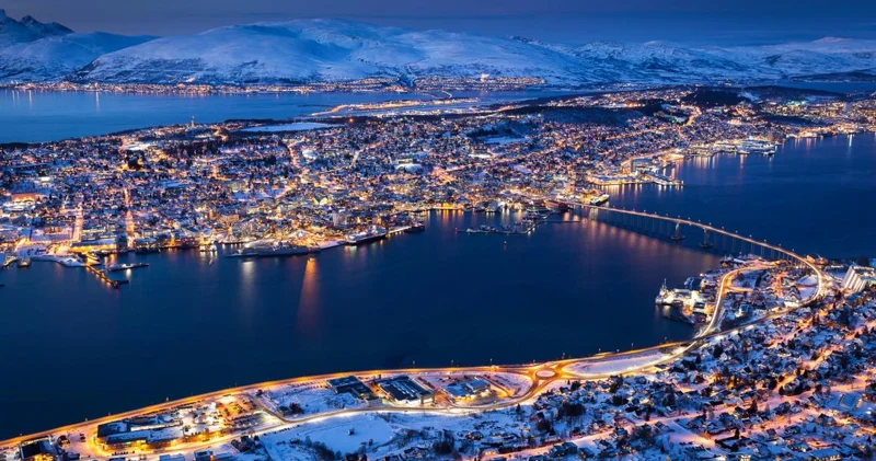 Günəşin aylarla batmadığı möhtəşəm şəhər: Turistləri nələrlə heyrətləndirir?