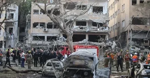 İran İsrail ərazisinə raket zərbələri endirib, azı 10 nəfər yaralanıb