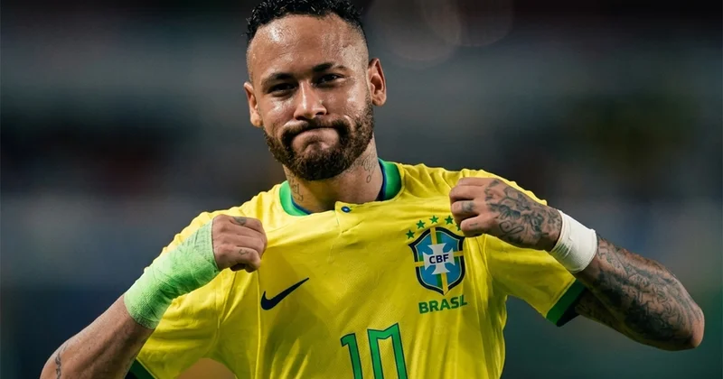 Neymarı distant futbolçu adlandırdı