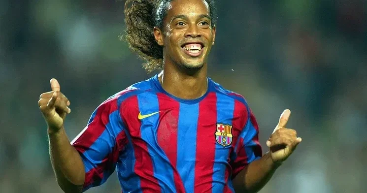 Ronaldinyo qayıdır: Əfsanə karyerasını İtaliyada davam etdirəcək