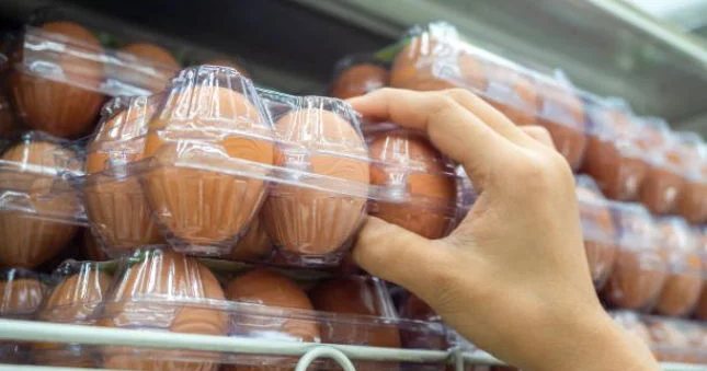 İstehsal tələbdən yüksək olduğu üçün Azərbaycanda yumurta ucuzlaşır