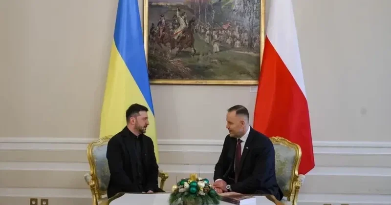 Президент Польши лишил Зеленского высшей государственной награды страны