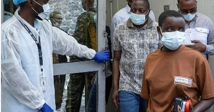 BMT həyəcan təbili çalır: Ebola xəstələri xəstəxanalardan qaçırlar