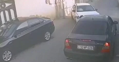 В Баку столкнулись Mercedes и BYD ВИДЕО