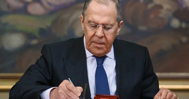 Lavrov: Rusiya ABŞ ın Ukraynaya yanaşmasını yenidən dəyişə biləcəyini hiss edir
