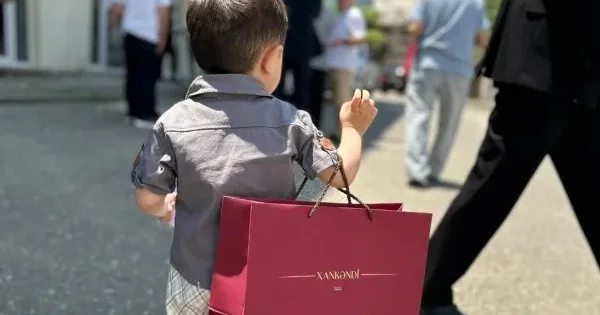 Köç karvanı Xankəndi şəhərinə çatdı, açarlar təqdim edildi YENİLƏNİB + FOTO