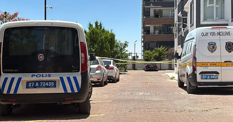 4 yaşlı oğlunu qucağına alıb 8 ci mərtəbədən atladı
