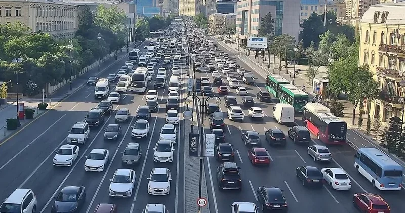Paytaxtın hansı küçələrində sıxlıq müşahidə olunur? SİYAHI