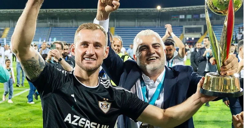 Maksimdən vida paylaşımı: “Bu klubun əsgəri kimi sizinlə qalıram”