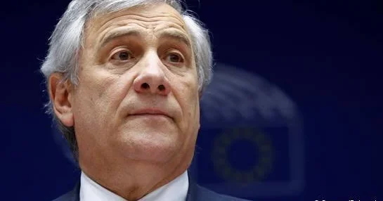 Глава МИД Италии отменил визит в США
