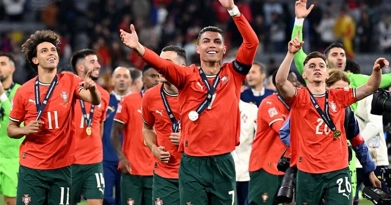 Bacısı Ronaldonun komanda yoldaşlarını sərt TƏNQİD ETDİ: “Nankorlar...”