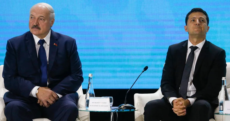 Зеленский потребовал у Лукашенко демонтировать ретрансляторы Minval Politika