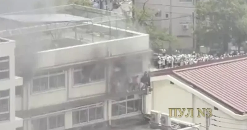 Спокойствие школьников при пожаре в Токио удивило соцсети ВИДЕО