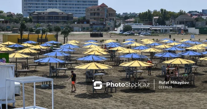 Отдых на море в Баку подорожал: названы три главные причины
