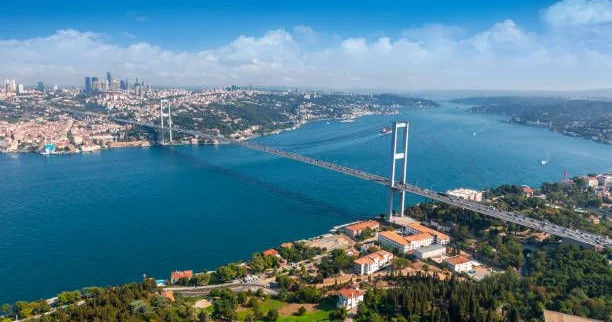 Türkiyə boğazlarından keçid üçün tranzit haqqı artırılır