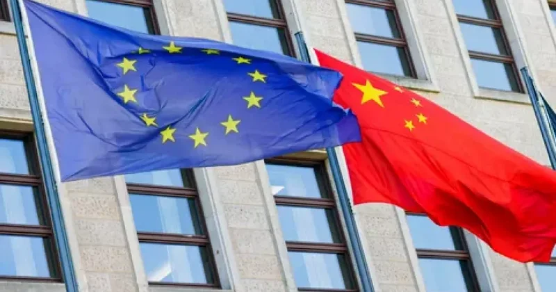 Euractiv: Европа не может отказаться от китайских комплектующих