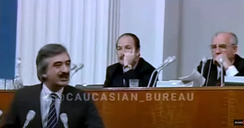 Polad Bülbüloğlunun 1990 cı ildə Qorbaçovla görüşdə qəzəbli çıxışı
