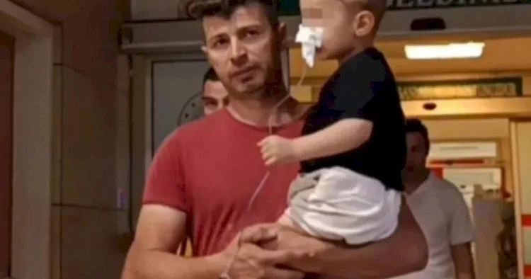 2 yaşlı uşağın başına faciə gəldi: Soyuducunu açdı və...