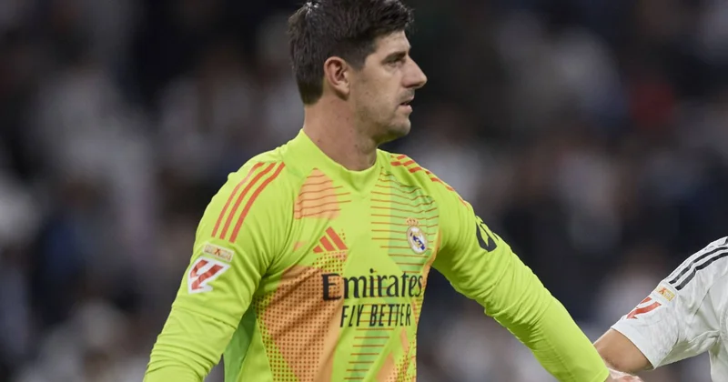 Real Madrid Kurtua ilə yeni müqavilə imzaladı
