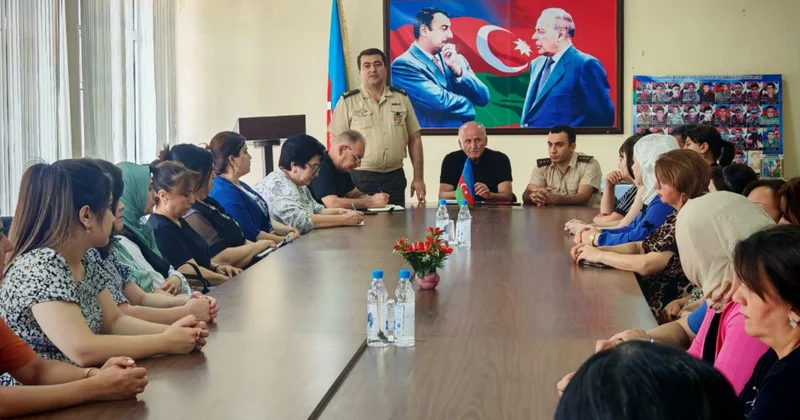 Fövqəladə hallarda davranış qaydaları barədə tədbirlər keçirilib