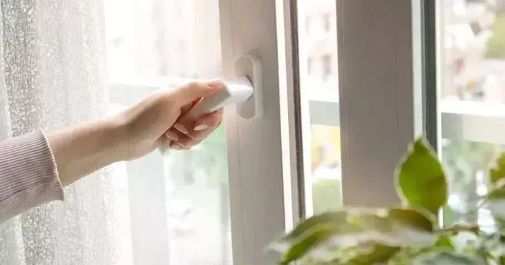 Pəncərələri açmaq üçün doğru saat budur