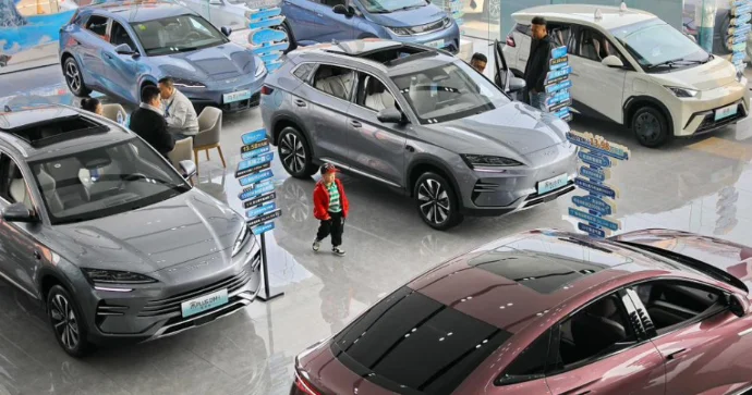 Çində satılan hər 100 avtomobildən 44 ü elektromobildir