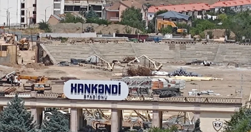 Xankəndi stadionu yenidən qurulur FOTOLAR