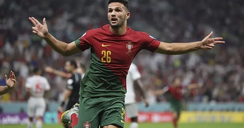 “Milan” PSJ nin hücumçusu ilə danışıqlara başlayıb