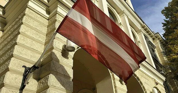 Латвия захотела выдворить тысячу россиян