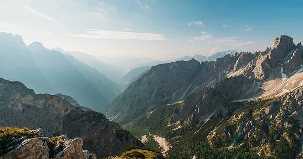 Avropada dağlara susuz gedən turistlər çətinliklə sağ qalıblar...