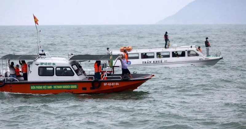 Vyetnamda turist gəmisi aşıb: 18 nəfər ölüb