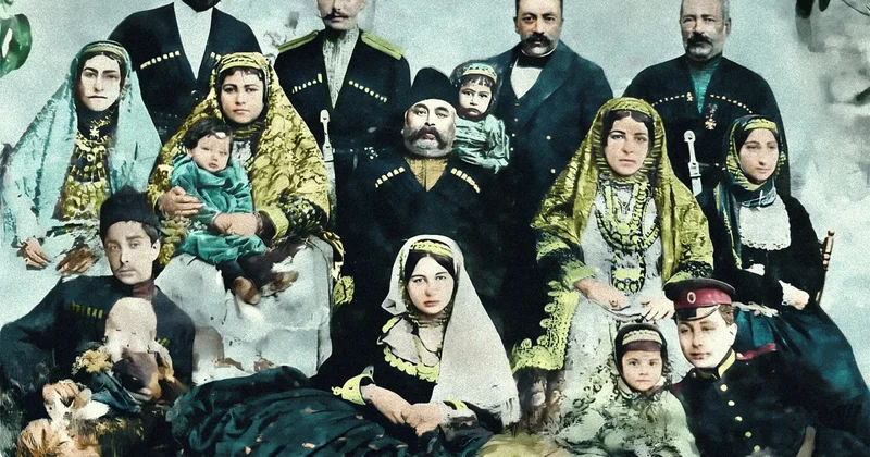 Naxçıvan və İrəvan xan ailəsinin 119 il əvvəl çəkilmiş birgə şəkli
