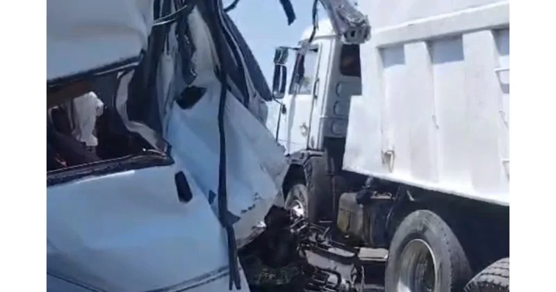 Biləsuvarda Ford Transit KamAZ la toqquşdu Sürücü xəsarət aldı VİDEO