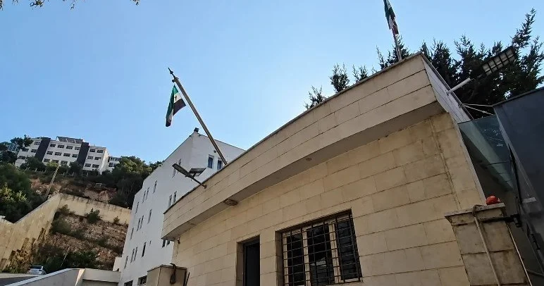 Diplomat məxfi yazışmaların sızdırılması şübhəsi ilə həbs edildi