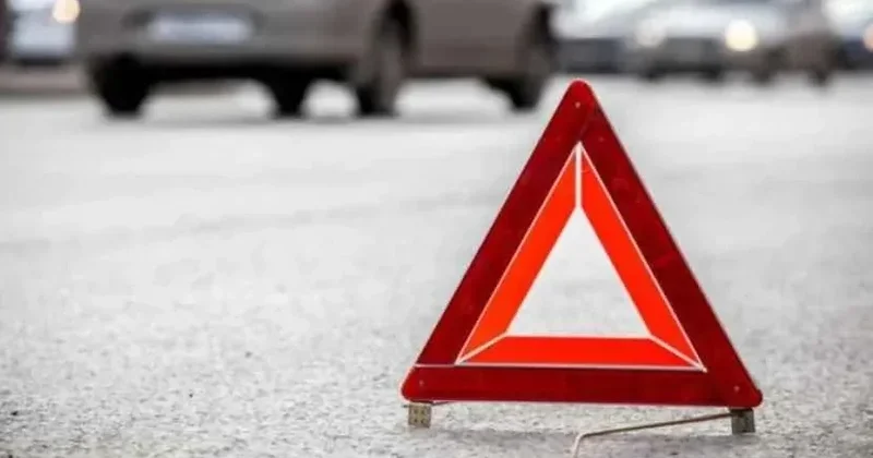 Kürdəmirdə yük avtomobili aşdı