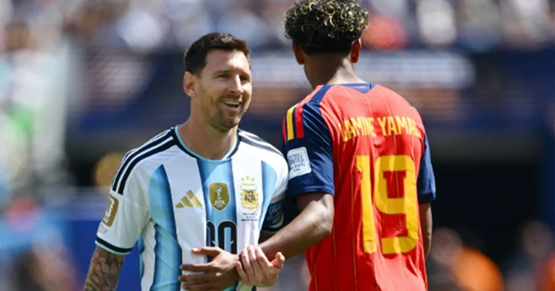 Ronaldo, Mbappe və Messiyə qalib gələrək DÇ qazandı Fotolar