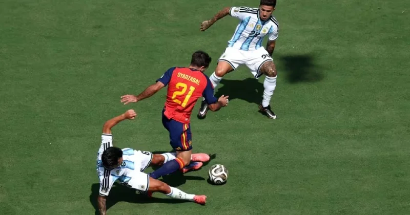 Argentinaya qalib gələn İspaniya millisi ikiqat dünya çempionu oldu