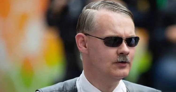 Almaniyada Hitleri tərifləyən şəxs məhkəmə qarşısına çıxacaq FOTO
