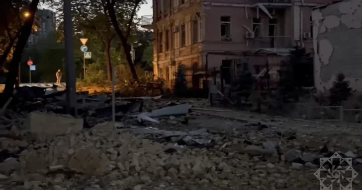 В Киеве под авиаудар попала территория рядом с посольством Азербайджана