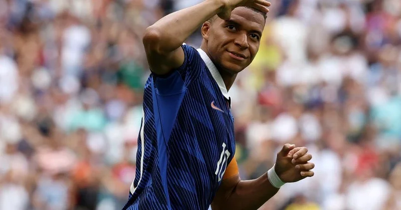 Mbappe DÇ tarixinə düşdü İlkə imza atdı