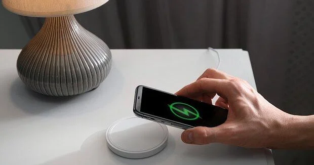 Перечислены безопасные способы зарядки смартфона